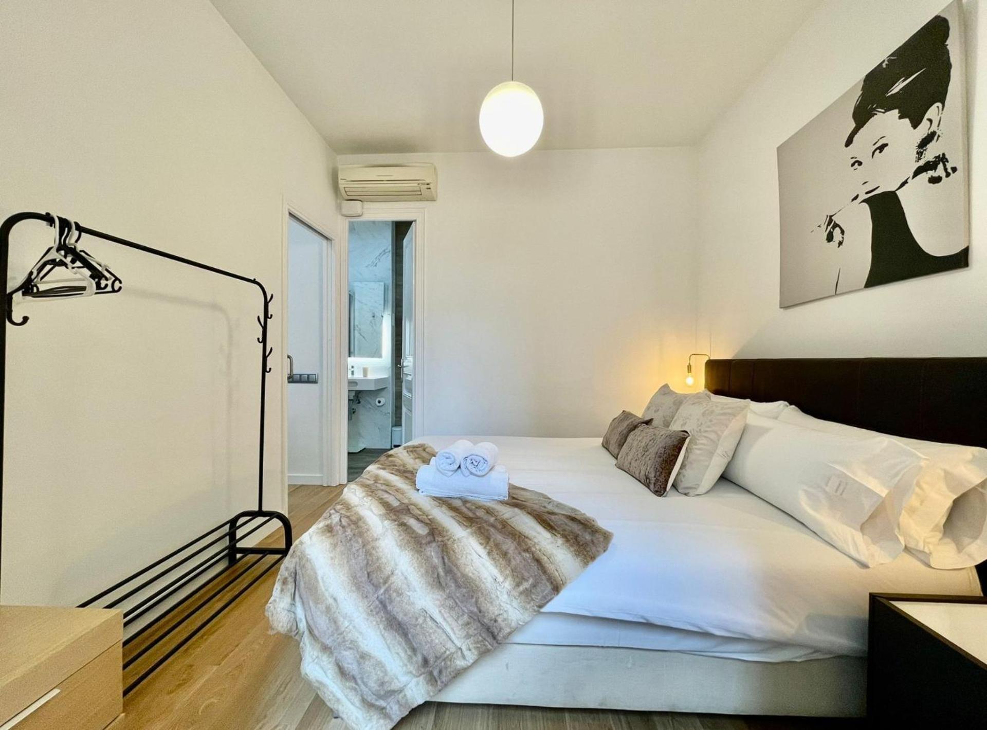 The Gaudi Suites II Barcelona Zewnętrze zdjęcie
