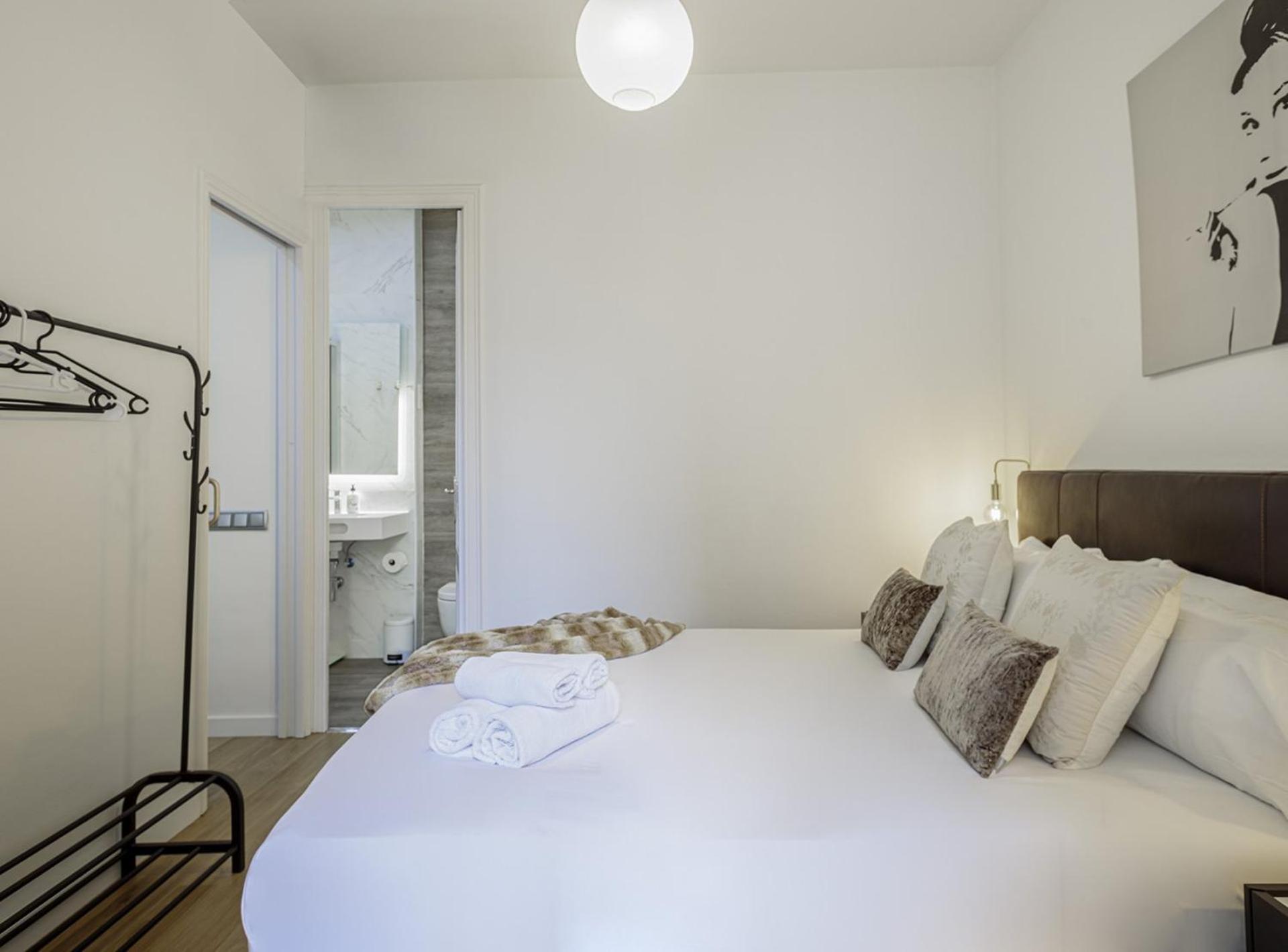 The Gaudi Suites II Barcelona Zewnętrze zdjęcie